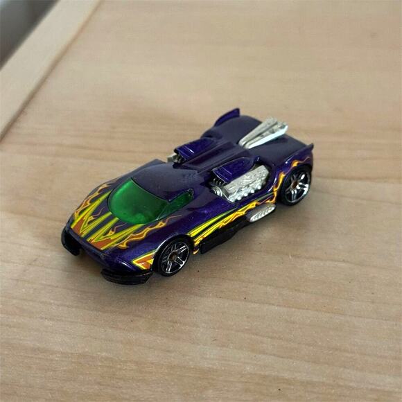 Vintage Hot Wheels Maelstrom 2000 Purple Die-Cast Car with Flames Y2K - Picture 5 of 6